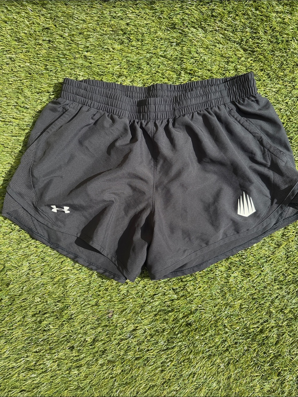 Under Armour Women’s Black Running Shorts Medium Athletic Workout Drawstring